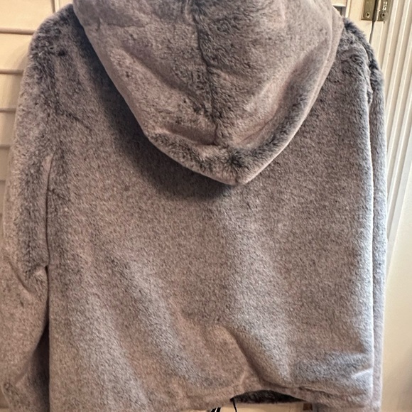 🧸🧸💙new with tags. Bella Dahl fBlue fuzzily jacket. Faux Fur. So soft. - Picture 4 of 6